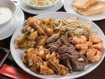 Steak House CAPITAL_"Triple Combo" is a course where you can enjoy three different ingredients at once.