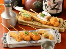 Kushinobo Osaka Hozenji Main branch_Our chefs will fry seasonal kushikatsu with a perfect balance of meat, seafood, and vegetables. You are charged according to the number of skewers you order.