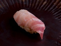 Jukusei-zushi Koshiro_"Tai" (sea bream) that has been aged to the perfect condition for red rice