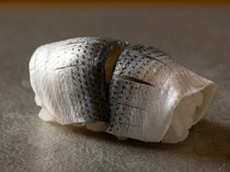 Sushi Gotoku_The firm flesh and the perfect texture of the skin are exquisite.