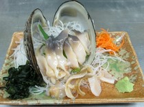 Hakodate Kaisen Izakaya Yan-shugyoba Nidaime Shoueimaru_Live surf clam sashimi