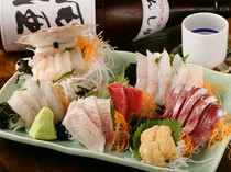 Hakodate Kaisen Izakaya Yan-shugyoba Nidaime Shoueimaru_Shunsen Sashimi Assortment (3 servings, 7 pieces)