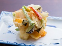 wa no mi_"Kakiage" is a popular dish made with thickly cut vegetables