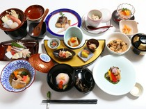 Wa Dining Sato_"Seasonal Recommended Course" with plenty of fresh fish delivered directly from Hokuriku and seasonal flavors