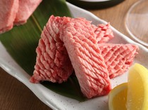 Itamae Yakiniku Ikko Sennichimae Branch_Prime Salted Thick-Cut Gyutan (beef tongue) - Proud of its freshness! Satisfying item.