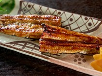 Daigomi _A popular dish, "Grilled Eel" that is slowly grilled over binchotan charcoal to give it an authentic taste.