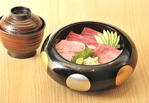 Sushi Hiroshima Ajiroya ekie branch_Specially selected bluefin tuna rice bowl with red miso soup