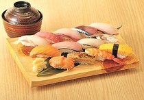 Sushi Hiroshima Ajiroya ekie branch_Enjoy the fresh ingredients procured that day in the "Special Nigiri (13 pieces) with red miso soup"