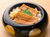 Sushi Hiroshima Ajiroya ekie branch_"Ajiroya Conger Eel Rice Bowl with Red Soup" where the chef carefully removes even the small bones to create a plump finish