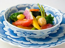 中國料理　禮華　四君子草_「10種七彩蔬菜炒菜」還包括自家農場種植的無農藥蔬菜