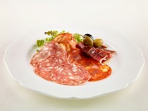 Hokkai Seafood & Tokachi Beef Steak Restaurant   Norte_Assorted ham and salami