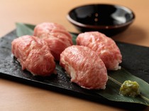  [Mikura's Meat Sushi Topped with Lightly-Seared A5-Rank Omi Beef] A masterpiece with the ultimate savoriness. 