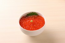 Uni Murakami Hakodate ekimae restaurant_Salmon roe bowl, regular size