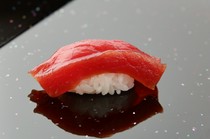 Kanda Unomaru_"Akamizuke" (pickled red meat) marinated in bonito flakes, sake, and soy sauce for 12 hours