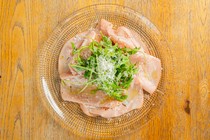  意式香肠火腿芝麻菜沙拉 