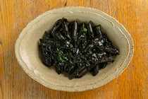  苦菜墨鱼汁通心粉 