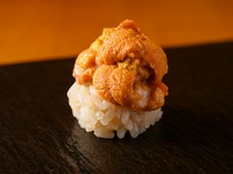 Sushi Takaya_Enjoy seasonal delicacies and fine wines with the "Omakase Course and Sake Pairing"