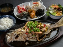 UERUMA SHIMIN SHOKUDO_The delicious taste of fresh fish fills your mouth. Local fish caught that day is grilled in butter. "Local fish from the prefecture grilled in butter"