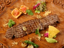 Mexican Restaurant ViVA LA ViDA_"Tampiqueña Steak" where you can enjoy steak in authentic style *4 tortillas included