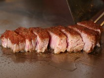  "Lunch-only domestic lean beef" where you can enjoy the delicious flavor of meat 