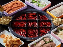 Sichuan Dentou Hinabe Shokukan Shinsaibashi Branch_Authentic Sichuan flavor! "Jiugong Ge Hot Pot" boasts a soup that has been passed down for generations