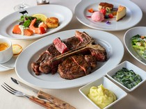  A luxurious combination that lets you fully enjoy the charms of the restaurant: "21-day aged Akagi beef porterhouse steak course" 