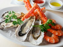 37 Steakhouse & Bar_Enjoy luxurious seafood with the "Ocean Platter with Melted Butter and Lemon" (for 2 people)