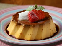 BLACK TERRACE_Custard
Pudding with orange caramel sauce - Share with a friend, or luxuriously have it all to yourself.