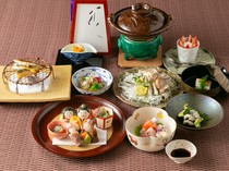  Omi Kiwami Kaiseki - Recommended for important anniversaries. 11 dishes, including seasonal appetizers, sashimi, and a grilled dish. 