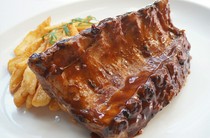  烤箱烤猪肋排配烧烤酱 