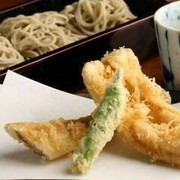 Teuchi Soba to Kamo Ryouri Jigen_Anago Ten Seiro - Served with freshly fried conger eel.