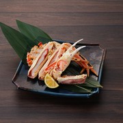 Hokkaisushi to Robata Sushiyama Shinjuku_Grilled Snow Crab (1 shoulder)