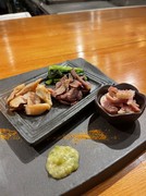 烤雞肉串番長 札幌TSUNAGU橫丁店_<最佳下酒菜> 信州土雞燻製三種拼盤