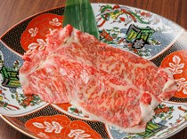 Naniwa Yakiniku Saburo_Specialty Sirloin Yaki-shabu - Savor the trinity of meat, egg, and sauce.