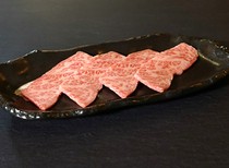 Naniwa Yakiniku Saburo_Saburou's specialty: marbled black wagyu beef