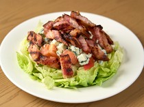 Peter Luger Steak House Tokyo_Iceberg lettuce wedge salad, tomato, bacon, blue cheese