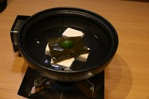  Sukiyaki and tofu course: Lunch is 3,980 yen, dinner is 4,980 yen (one drink included) 