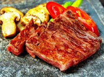 Teppanyaki Kobe_We offer excellent beef, including Kobe beef, specially selected Japanese black beef, and premium Japanese black beef from Nagano Prefecture.