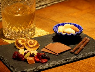 SUNTORY WHISKY BOTTLE BAR 삿포로 BAR GARBO