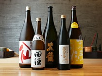 OSHUSHIAWASE  鮨HORI川_店主亲自精心挑选的「清酒」