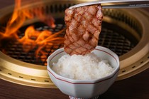 Kawabata Shisshi_"Yakiniku with Sauce & Rice in a Clay Pot" is a final meal that allows you to rediscover the deliciousness of marbled meat.