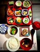  MIYABI“10种腌制发酵蔬菜和砂锅饭” 