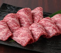 赤身烤肉專家 牛戀 澀谷店_肉質細膩、口味鮮美的「和牛肋眼心」