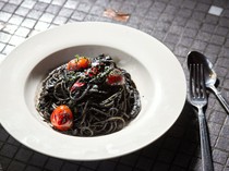 EL Patio_The luxurious aroma and richness of squid ink stand out. "Squid Ink" is a delicious pasta dish with plenty of seafood flavor.