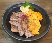  Sea urchin and Wagyu sirloin rice bowl 