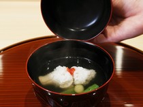 Miyagawacho Tensho_"Clear soup" made with special dashi stock