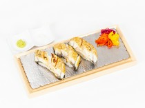 Asakusa GYUUNA Yadoki_Three types of grilled eel nigiri