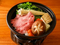 Asakusa GYUUNA Yadoki_Marbled Wagyu beef sukiyaki hotpot