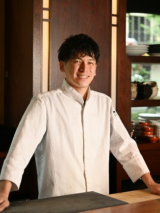 사케토와쇼쿠홋코리 교토키야마치 본점_도미야마 아즈사