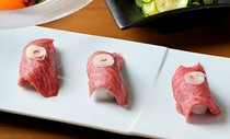 烤肉華火 錦店_「肉壽司」是與烤肉不同、享受肉味的料理。